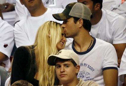 زواج الموسم: أنريكيه إغليسياس وآنا كورنيكوفا في زفاف يكلّف الملايين